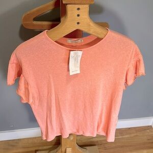 🔥Sanvitex ruffled sleeve T-shirt in peach brand new never been worn M, *NWT*